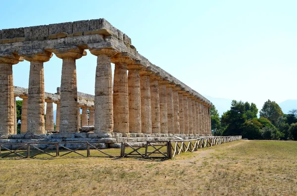 Греческие храмы Пестума — стоковое фото