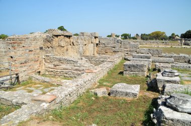 Paestum Yunan tapınakları
