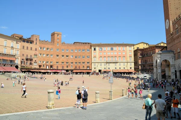 Dettagli Piazza del Campo, Siena, Italia  . — Foto Stock
