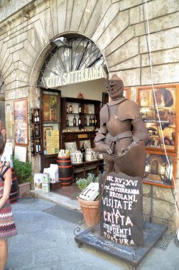 Tipik şarap barında Toskana