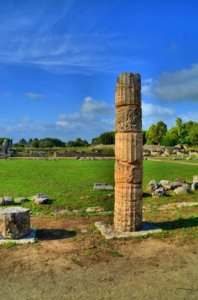 Antiguas columnas y ruinas griegas — Foto de Stock