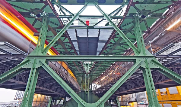 Wuppertal overhead spoorweg — Stockfoto