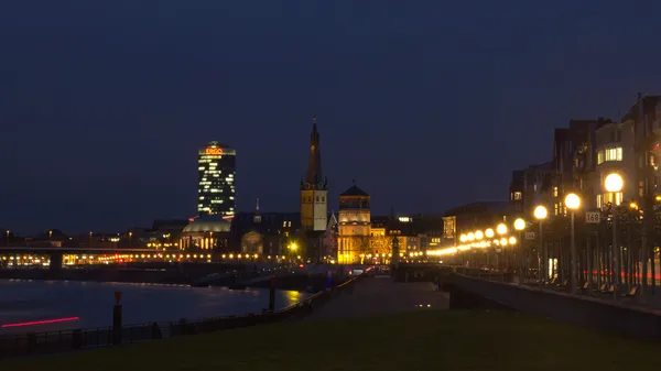 Rhine promenade in Düsseldorf — Stock Photo, Image