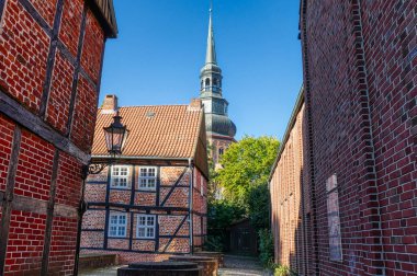 Kilise ve manastır Stade 'in tarihi merkezi.