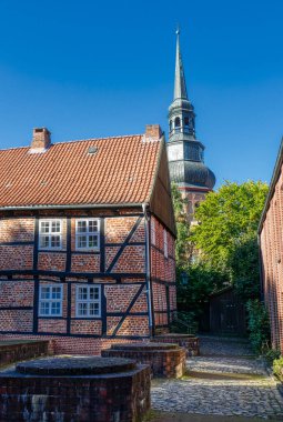 Kilise ve eski manastır Stade 'in tarihi merkezi
