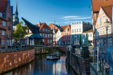 Stade 'in tarihi merkezi ve limanına bakın