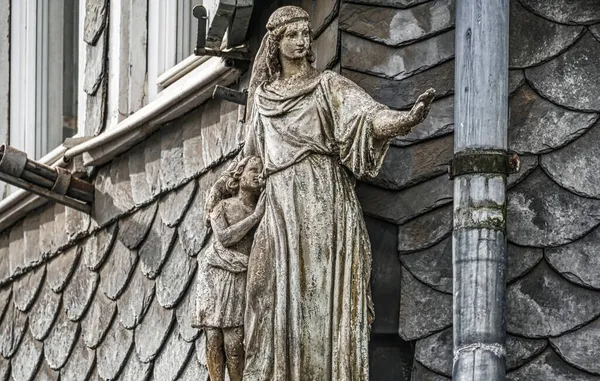 林堡老城区的历史雕像 — 图库照片