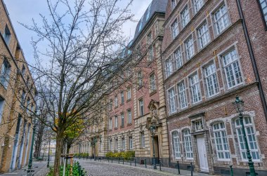 Düsseldorf 'un tarihi merkezinde tarihi bir cadde.