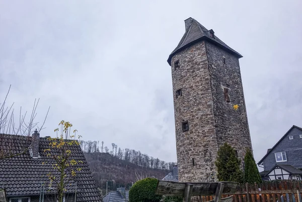 Sauerland Bölgesinde Arnsberg Eski Merkezinde Ortaçağ Kulesi — Stok fotoğraf