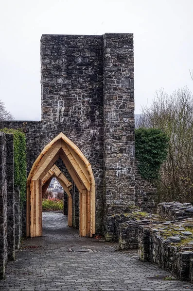 Poorttoren Van Een Historische Kasteelruïne Arnsberg Het Sauerland — Stockfoto