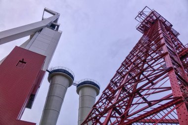 Almanya 'da Herten' de tarihi bir kömür madeninin iskeleti.