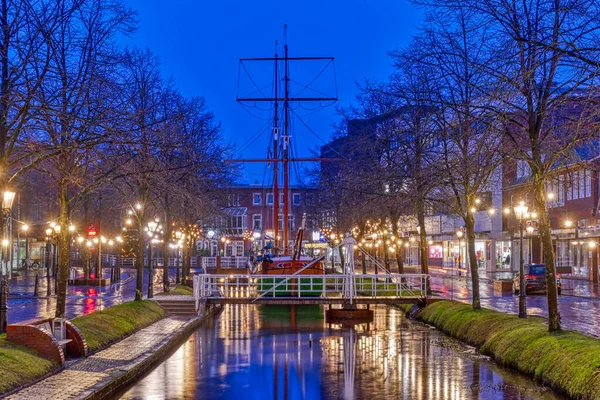 Historical Flap Bridge Lanterns Papenburg Blue Hour — стокове фото