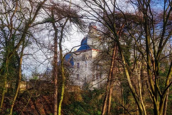 Korschenbroich近くのLiedberg丘の歴史的な城と森 — ストック写真