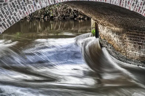 Ponte Rapide Fiume Selvaggio — Foto Stock
