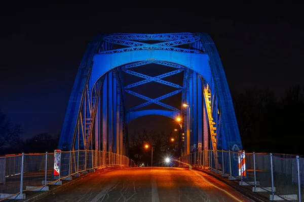 Γέφυρα Της Λεκάνης Στο Λιμάνι Του Duisburg Ruhrort Νύχτα — Φωτογραφία Αρχείου