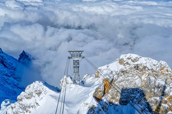 케이블카 라인에서 알프스산맥 Zugspitze — 스톡 사진