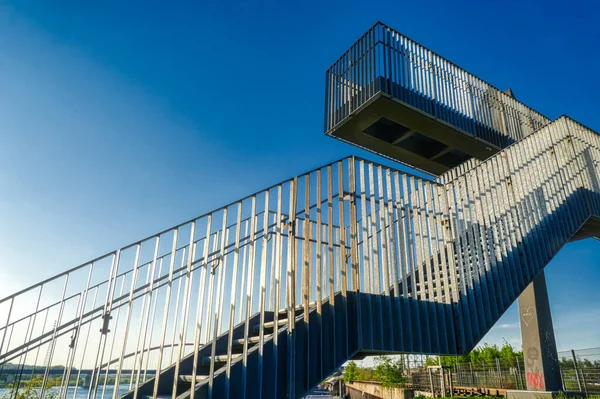 Duisburg Hochfeldのライン公園にある階段と展望台 — ストック写真