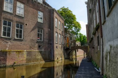 Hertogenbosch 'taki kanalda tarihi evler