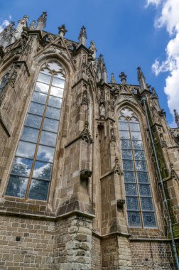 Hertogenbosch 'taki tarihi bir katedralin pencereleri