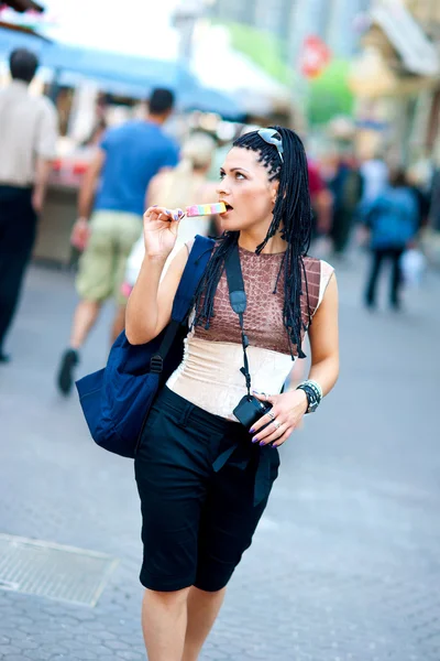 Mujer con helado —  Fotos de Stock