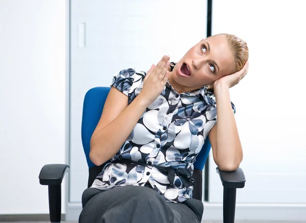 Mujer haciendo expresión aburrida —  Fotos de Stock