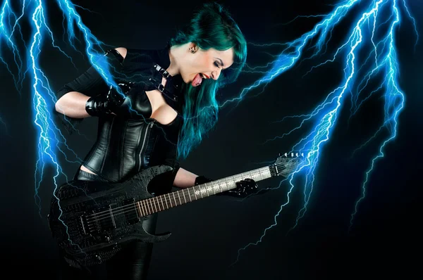 Woman with electric guitar — Stock Photo, Image