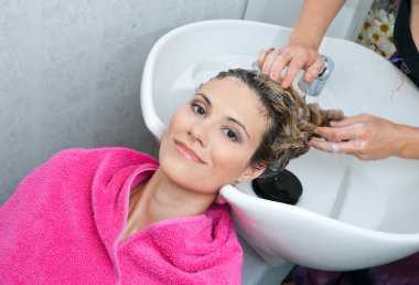 Yıkama Saçları