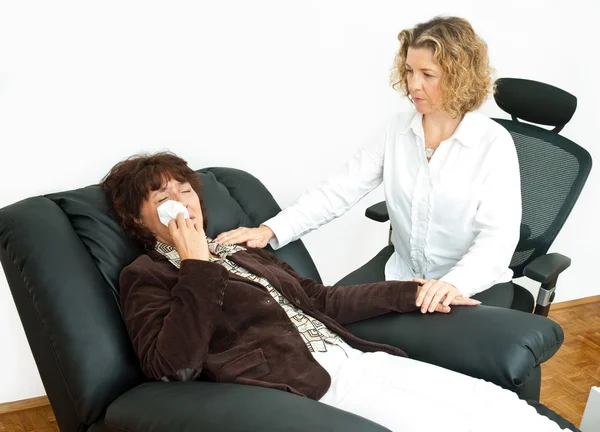 Woman with psychiatrist — Stock Photo, Image