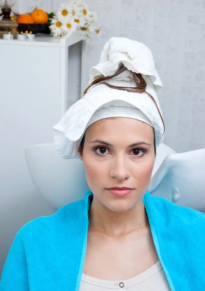 Mujer en peluquería — Foto de Stock