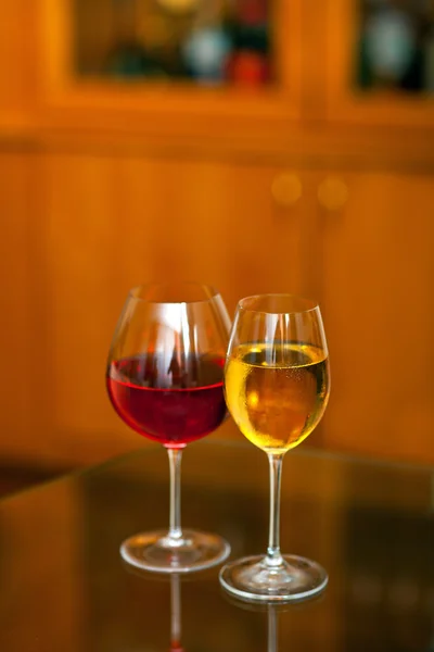 Two wine glasses — Stock Photo, Image