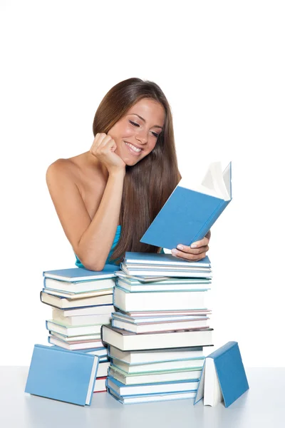 Teenager Mädchen lesen Buch — Stockfoto