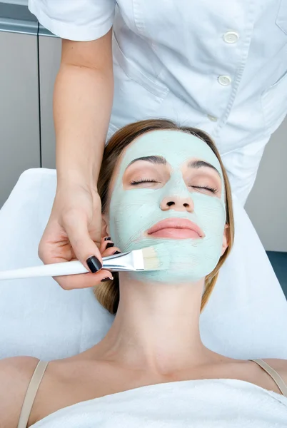 Mujer en tratamiento de spa —  Fotos de Stock