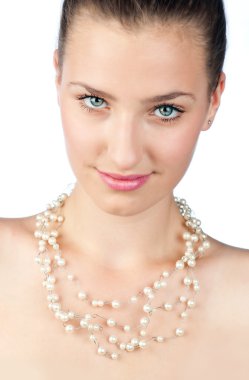 güzel bir kız ile kolye