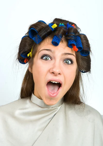 Žena s vlasy válečky — Stock fotografie
