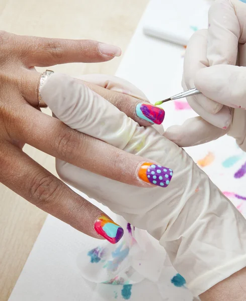 Malowanie paznokci — Zdjęcie stockowe