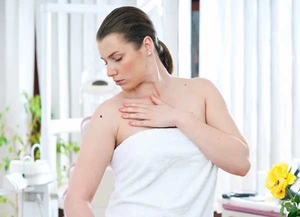 Mujer con melanoma — Foto de Stock