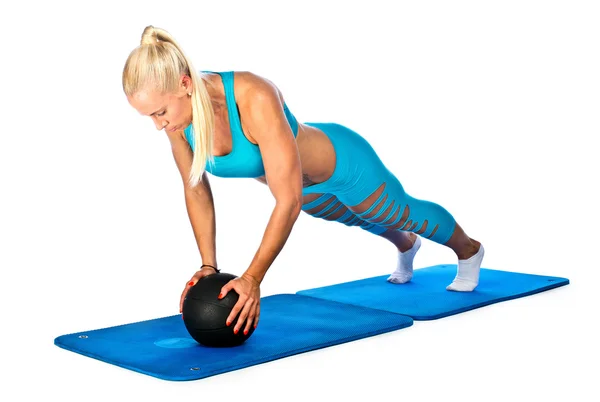 Mujer en forma trabajando en push up — Foto de Stock