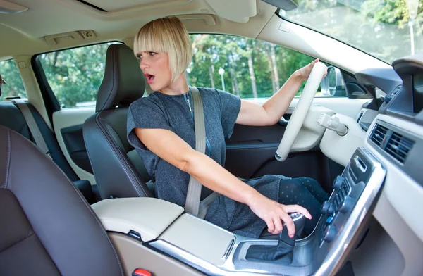 Woman driver parking her car — Stock Photo, Image