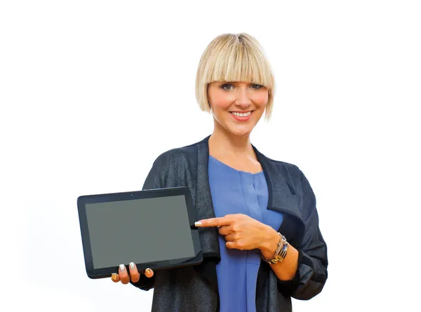 Mulher loira atraente segurando tablet — Fotografia de Stock