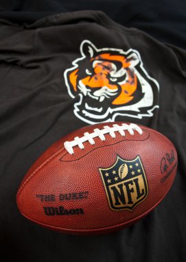 NFL topu ve ekipmanları