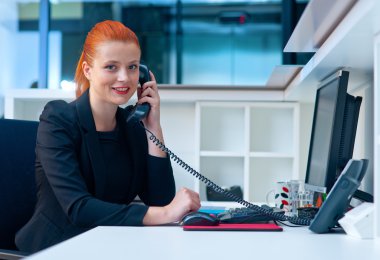 çekici kadın ofis telefon