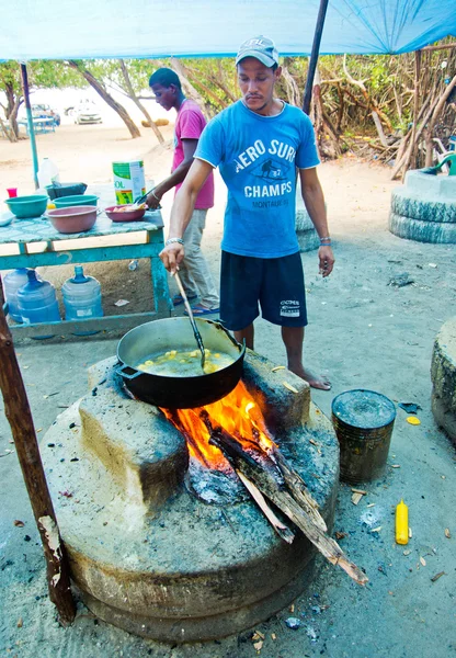 传统的加勒比食物制备 — 图库照片