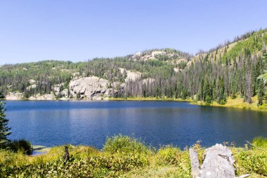 Colorado 'nun vahşi dağlarındaki Granit Gölü.