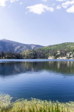 Colorado 'nun vahşi dağlarındaki Granit Gölü.