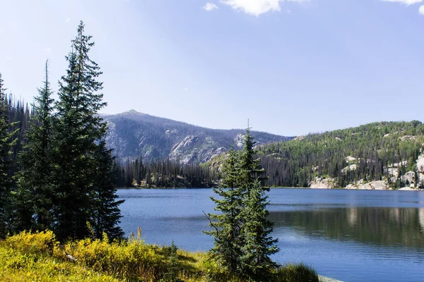 Colorado 'nun vahşi dağlarındaki Granit Gölü.