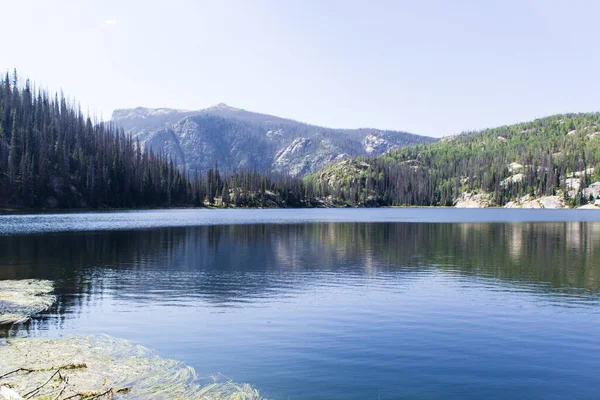 Colorado 'nun vahşi dağlarındaki Granit Gölü.