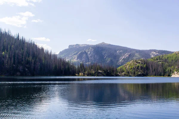 Colorado 'nun vahşi dağlarındaki Granit Gölü.