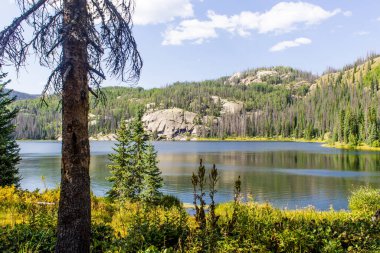 Colorado 'nun vahşi dağlarındaki Granit Gölü.