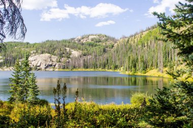 Colorado 'nun vahşi dağlarındaki Granit Gölü.