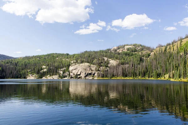 Colorado 'nun vahşi dağlarındaki Granit Gölü.